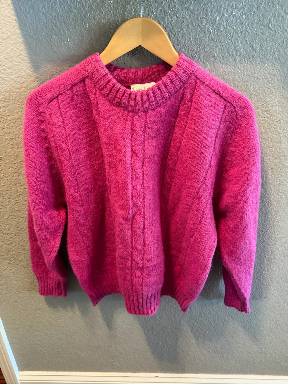 Vintage Pierre Cardin 100% Shetland Wool Cable Knit Sweater Pink Medium